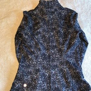 Lululemon brand new never worn zip up
